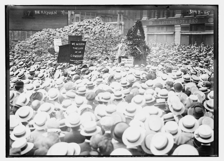 berkman_-_iww_crowd_union_square_new_york_-_1914.jpg