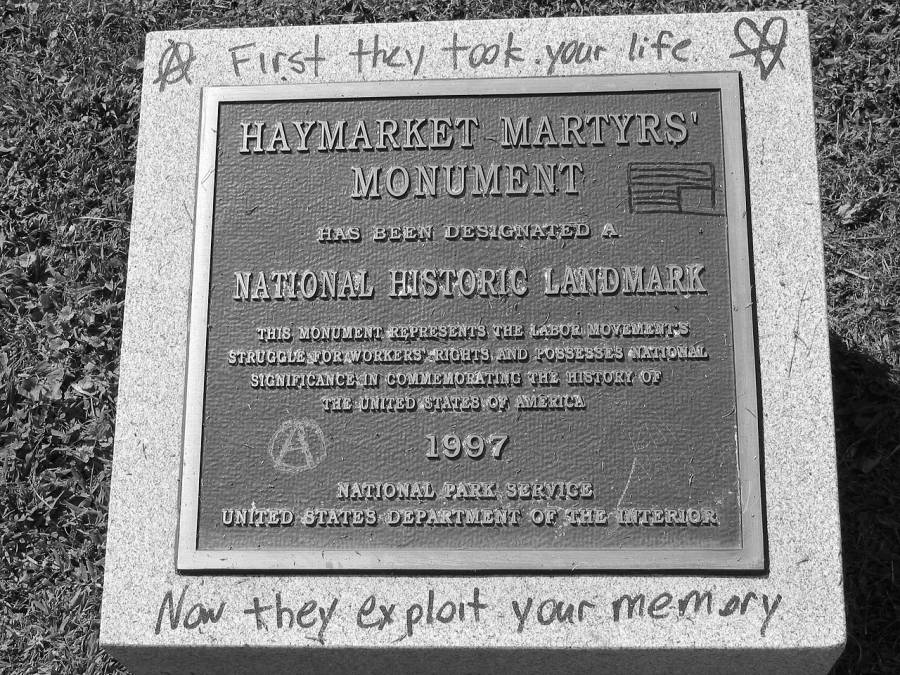 haymarket_martyr_s_monument2.jpg